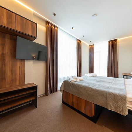 Misto Capsule Hotel Kyiv Exterior photo