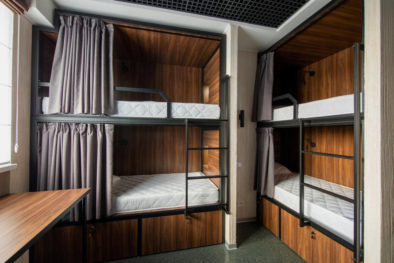 Misto Capsule Hotel Kyiv Exterior photo