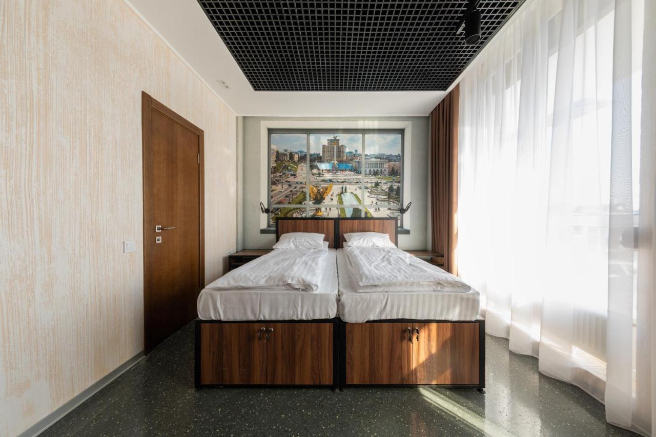 Misto Capsule Hotel Kyiv Exterior photo