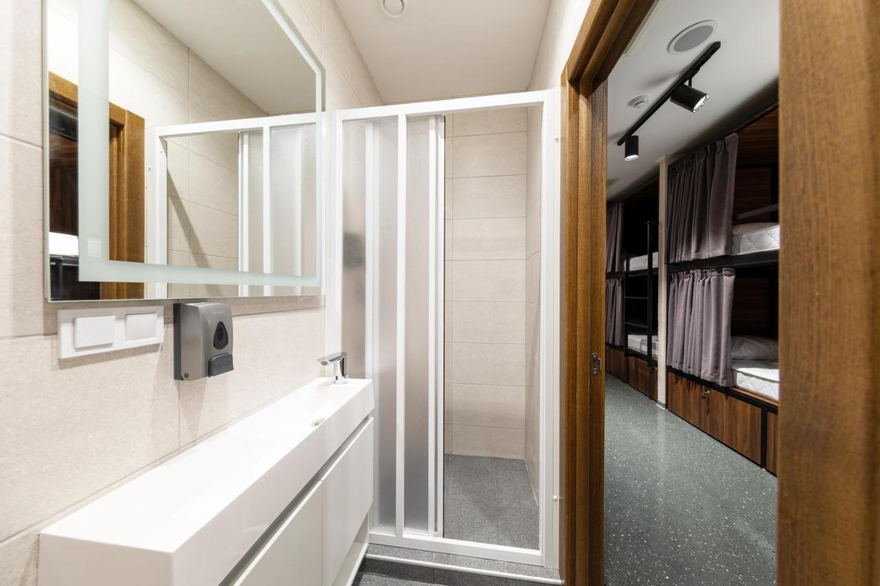 Misto Capsule Hotel Kyiv Exterior photo