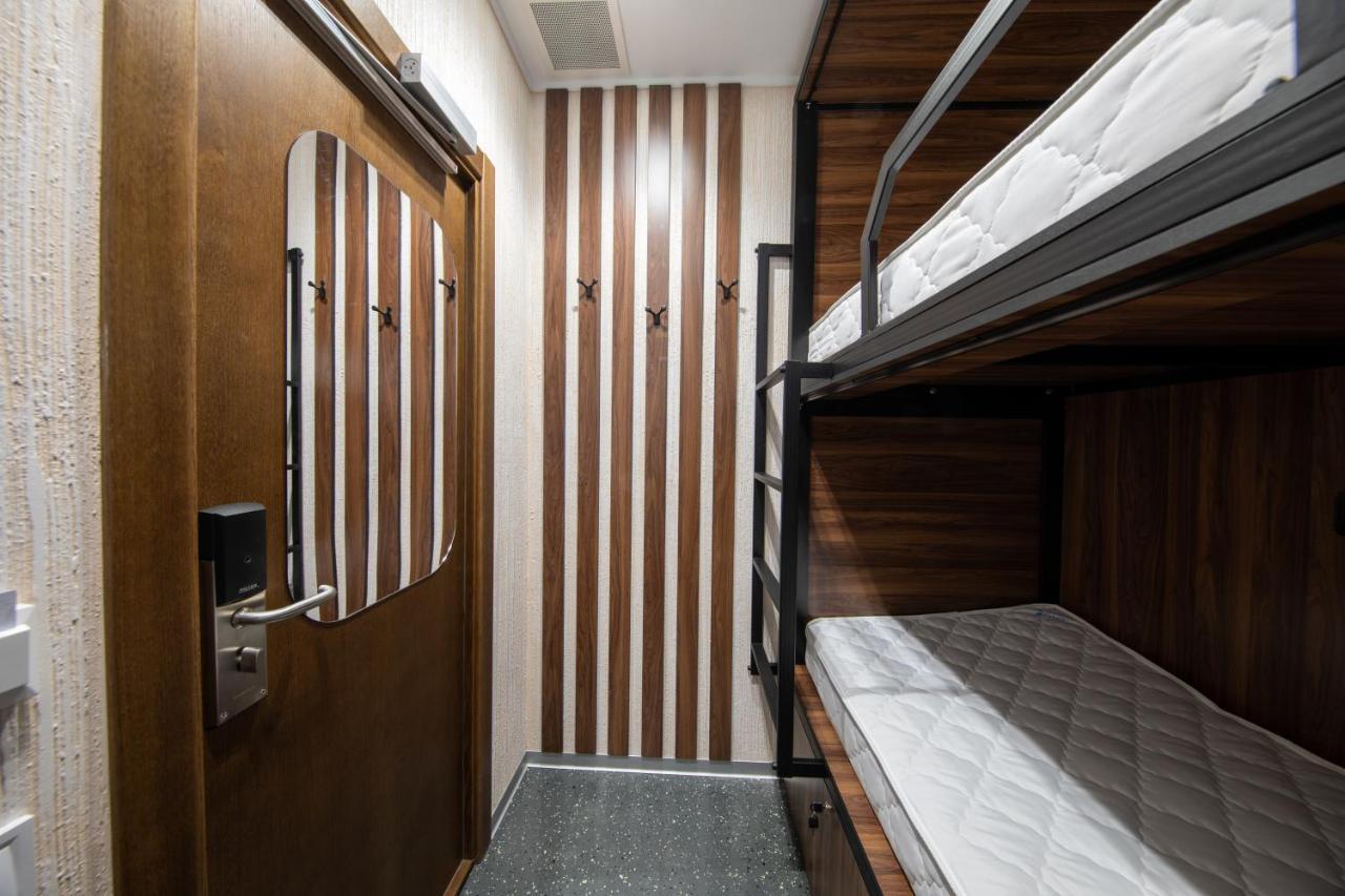Misto Capsule Hotel Kyiv Exterior photo