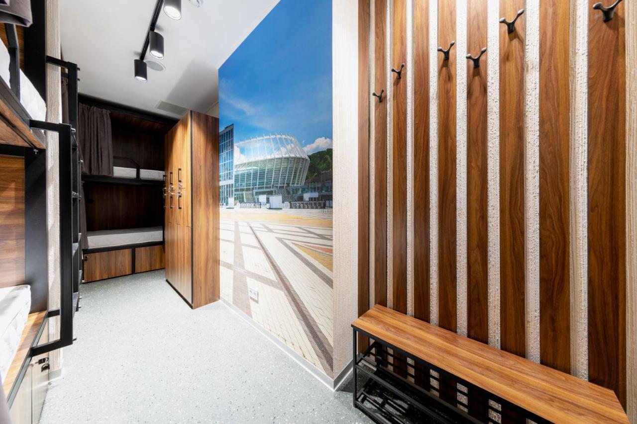 Misto Capsule Hotel Kyiv Exterior photo