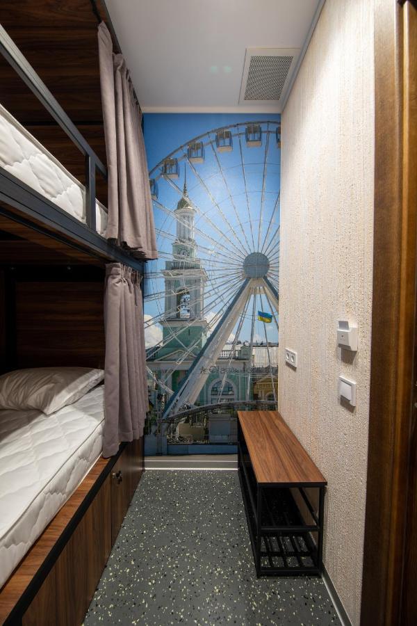 Misto Capsule Hotel Kyiv Exterior photo