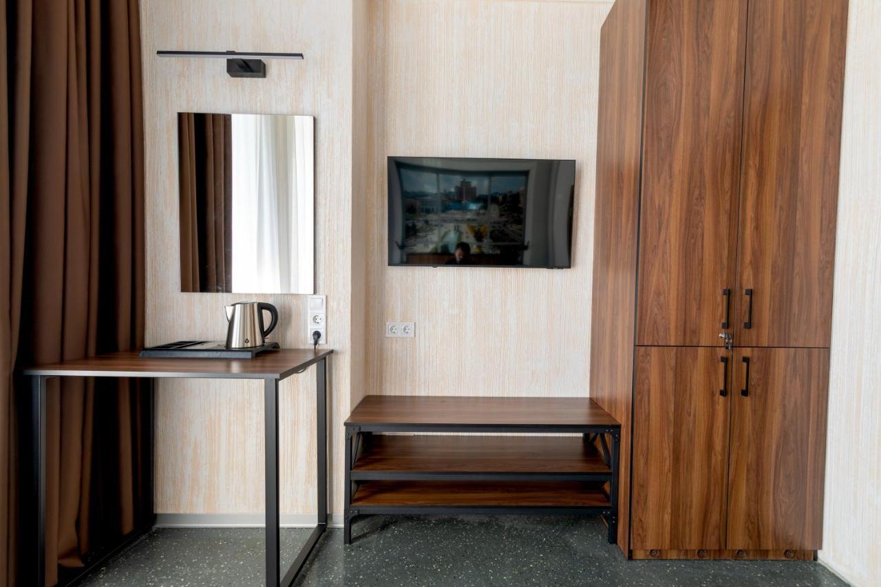 Misto Capsule Hotel Kyiv Exterior photo